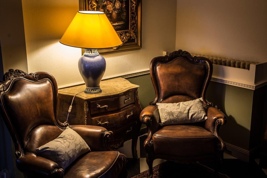 Les Hirondelles Bed & Breakfast